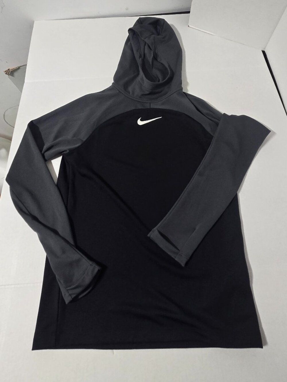 🔥 Nike Dri-FIT Youth Medium Performance Hoodie – $29